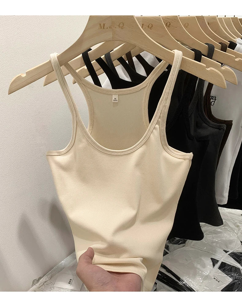 GIULIA | TOP IN MAGLIA A COSTE DALLE LINEE PULITE