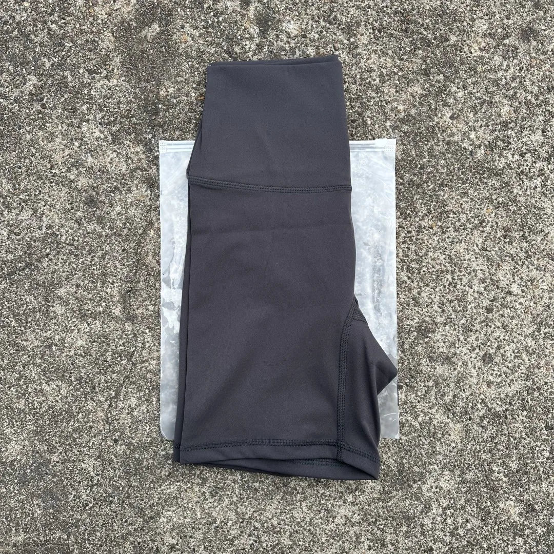 KATIA | Pantalones Cortos de Entrenamiento de Cintura Alta con Bolsillos