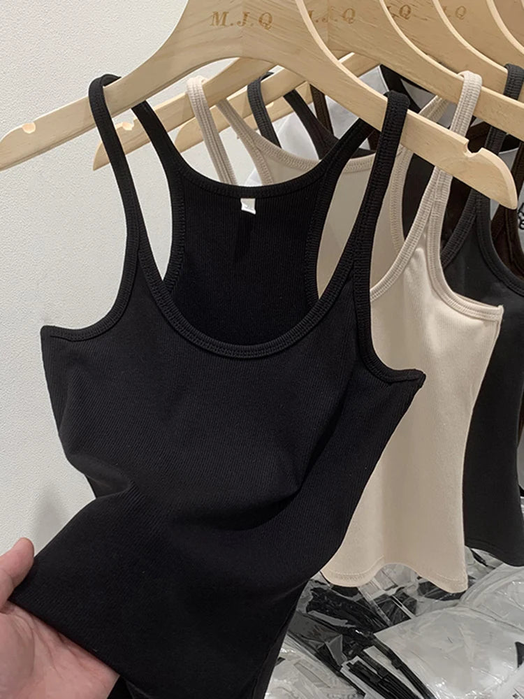 GIULIA | TOP IN MAGLIA A COSTE DALLE LINEE PULITE