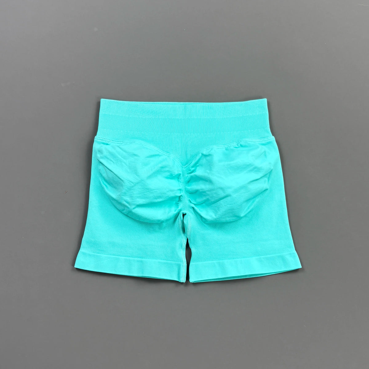 KIARA | Pantalones cortos de ciclista sin costuras con efecto fruncido en los glúteos
