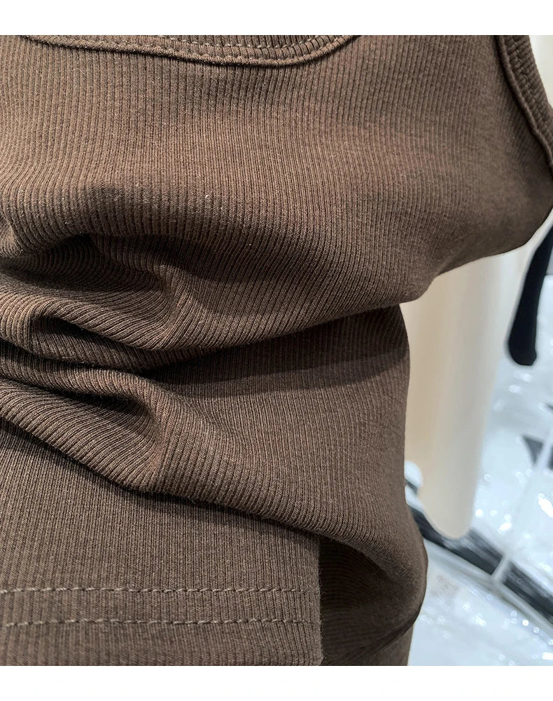 GIULIA | TOP IN MAGLIA A COSTE DALLE LINEE PULITE