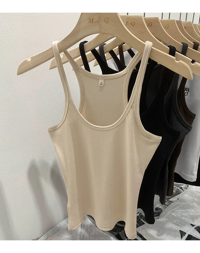 GIULIA | TOP IN MAGLIA A COSTE DALLE LINEE PULITE