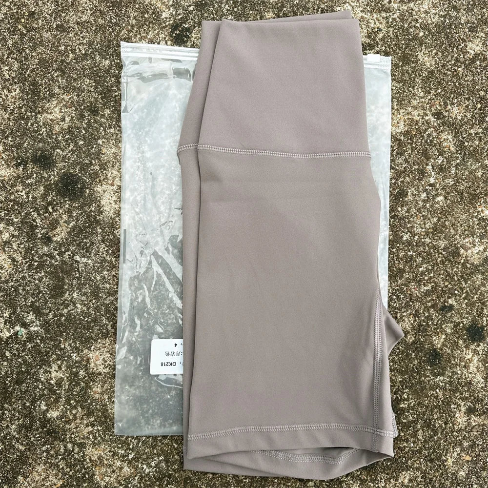 KATIA | Pantalones Cortos de Entrenamiento de Cintura Alta con Bolsillos