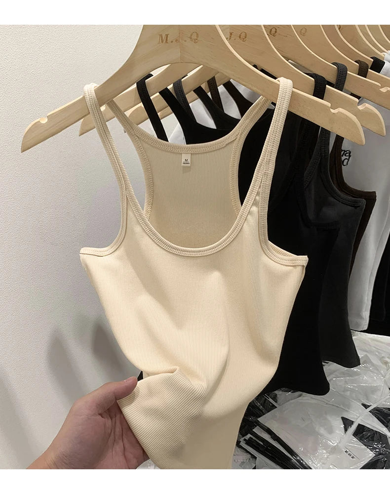 GIULIA | TOP IN MAGLIA A COSTE DALLE LINEE PULITE
