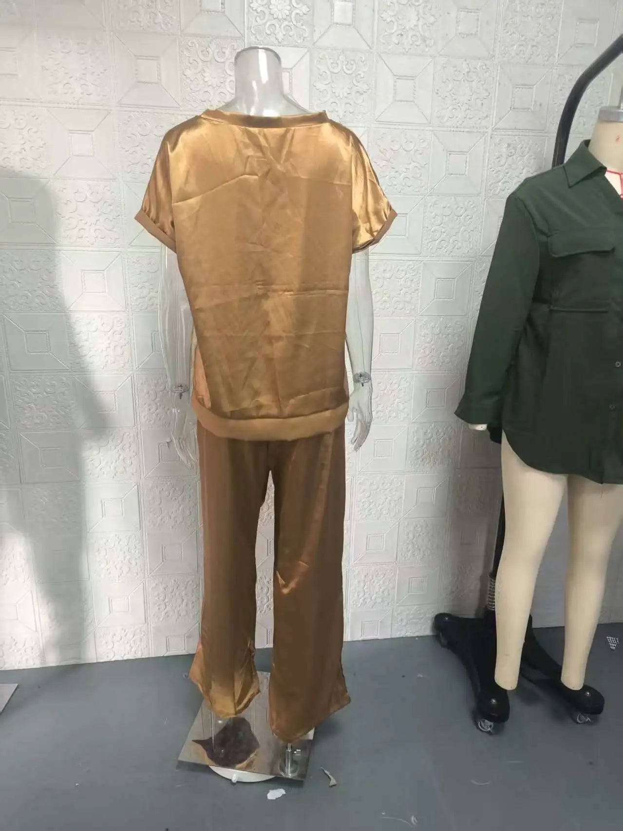 BEATRICE | COMPLETO SATINATO ELEGANTE CON PANTALONE FLUIDO