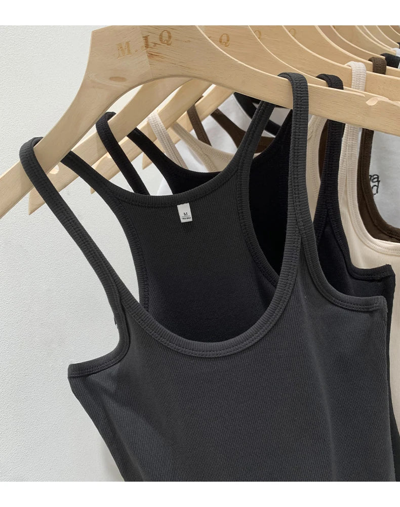 GIULIA | TOP IN MAGLIA A COSTE DALLE LINEE PULITE