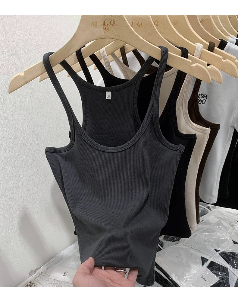 GIULIA | TOP IN MAGLIA A COSTE DALLE LINEE PULITE