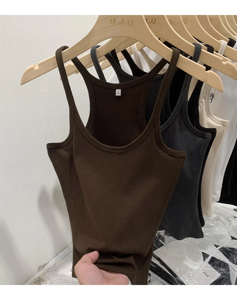 GIULIA | TOP IN MAGLIA A COSTE DALLE LINEE PULITE