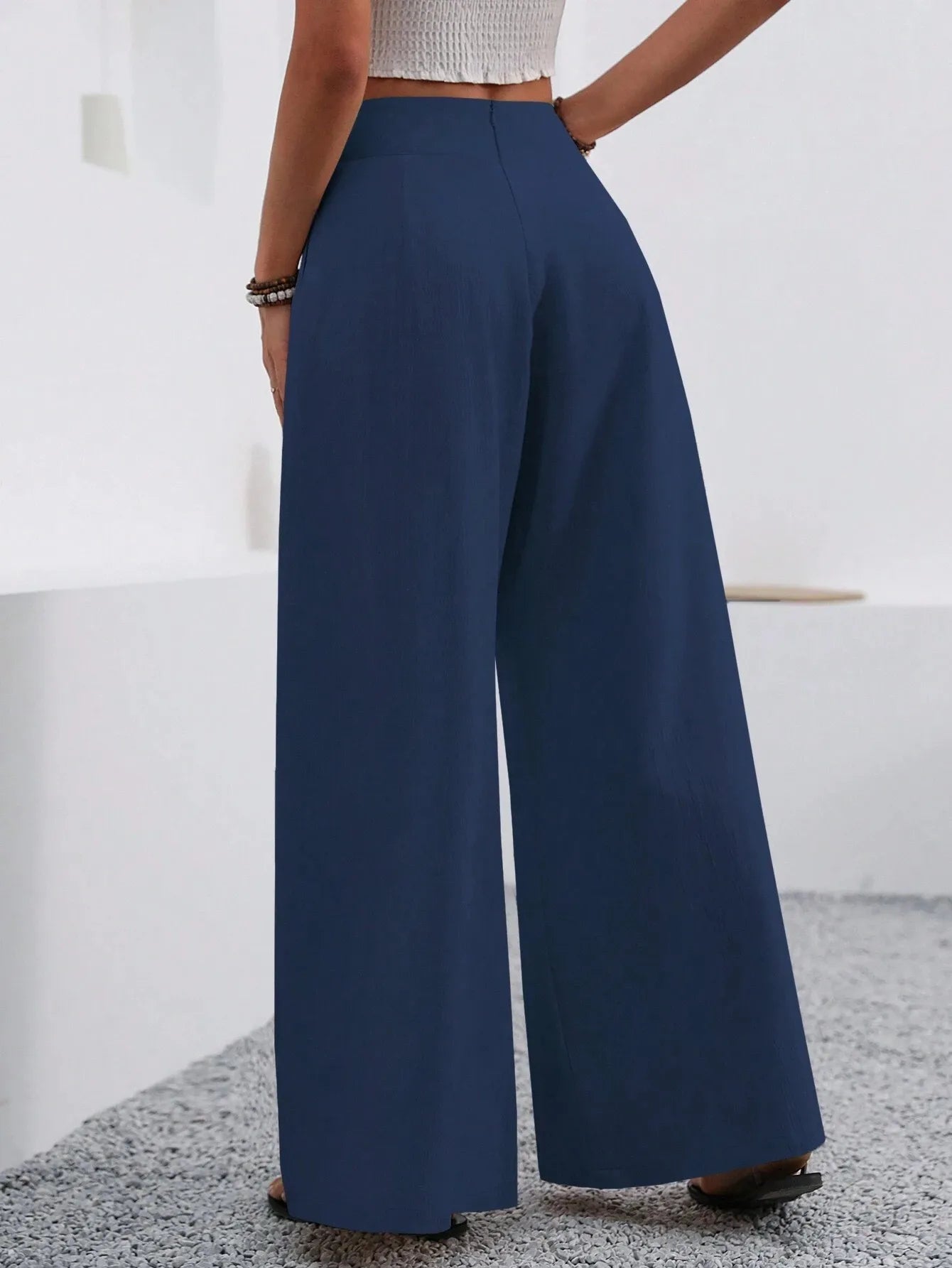 GIULIA | PANTALONE PALAZZO DALLE LINEE FLUIDE