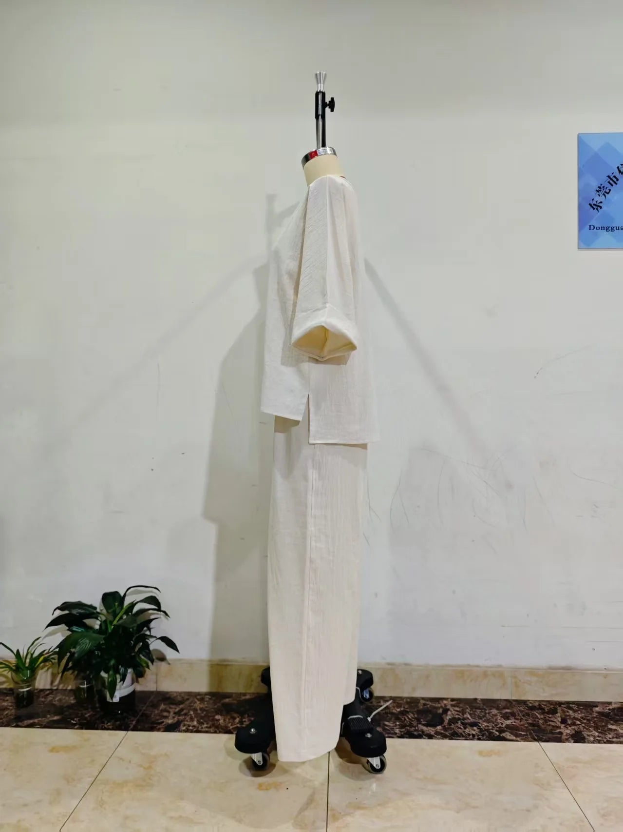 LUCIA | ABITO LUNGO ESSENZIALE CON CINTURA IN VITA