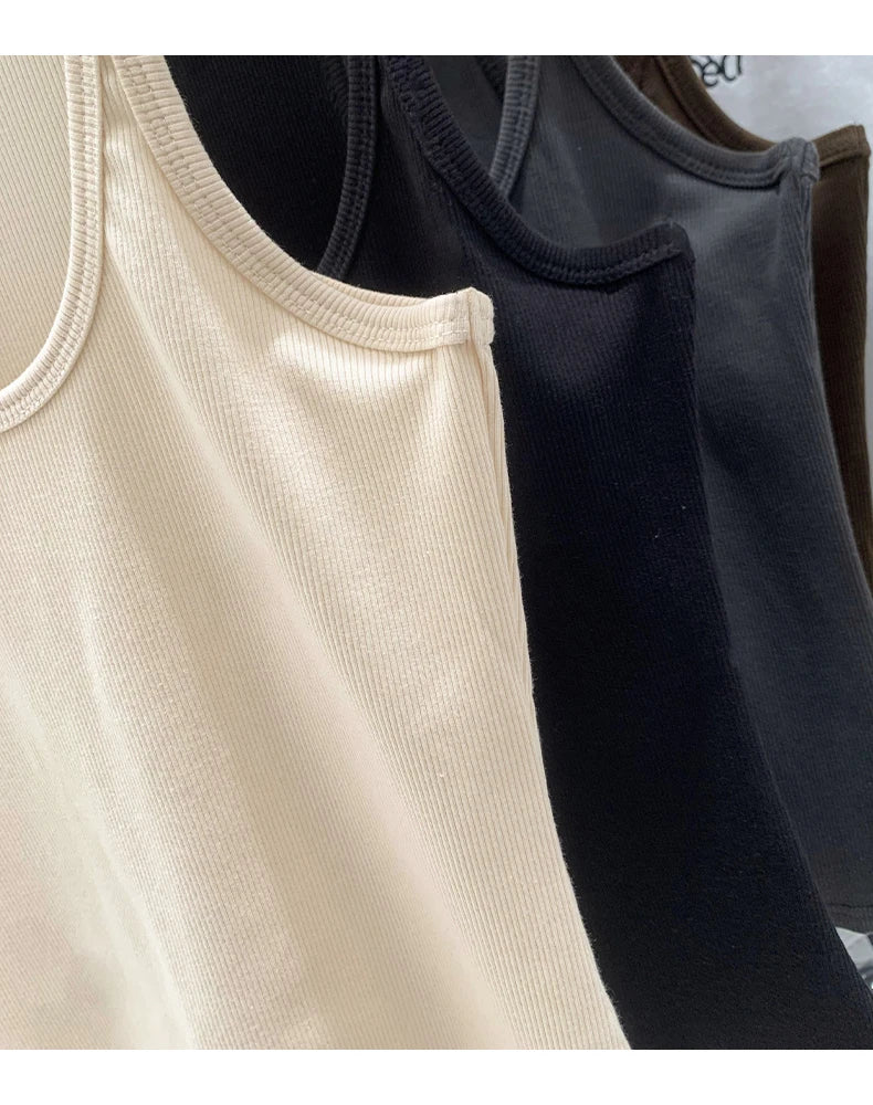 GIULIA | TOP IN MAGLIA A COSTE DALLE LINEE PULITE